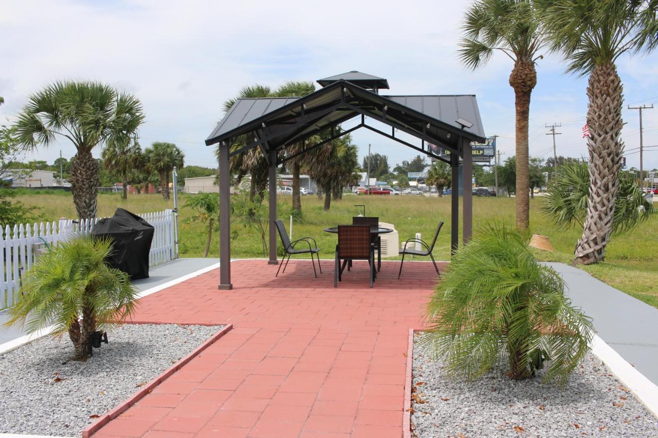 Travel Inn Fort Pierce Exteriör bild